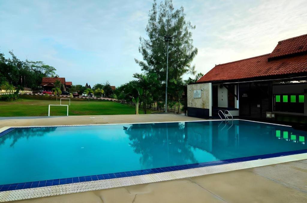 Oyo Home 90745 Desa Balqis Beach Resort Malacca Екстериор снимка