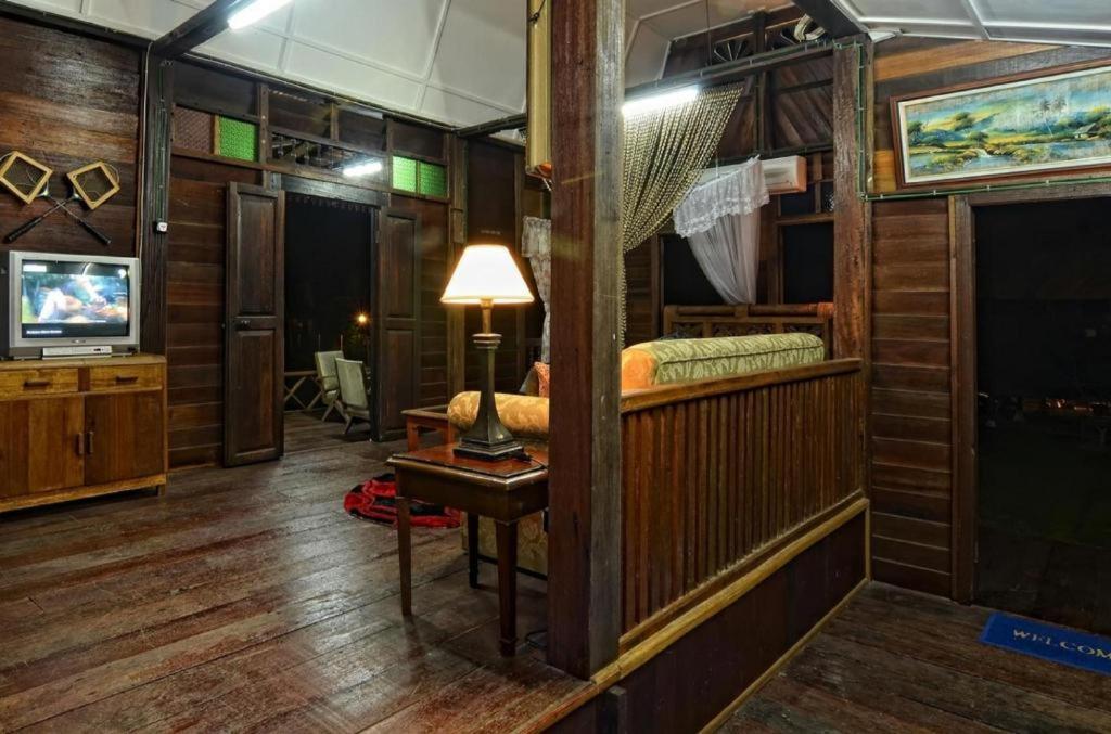 Oyo Home 90745 Desa Balqis Beach Resort Malacca Екстериор снимка