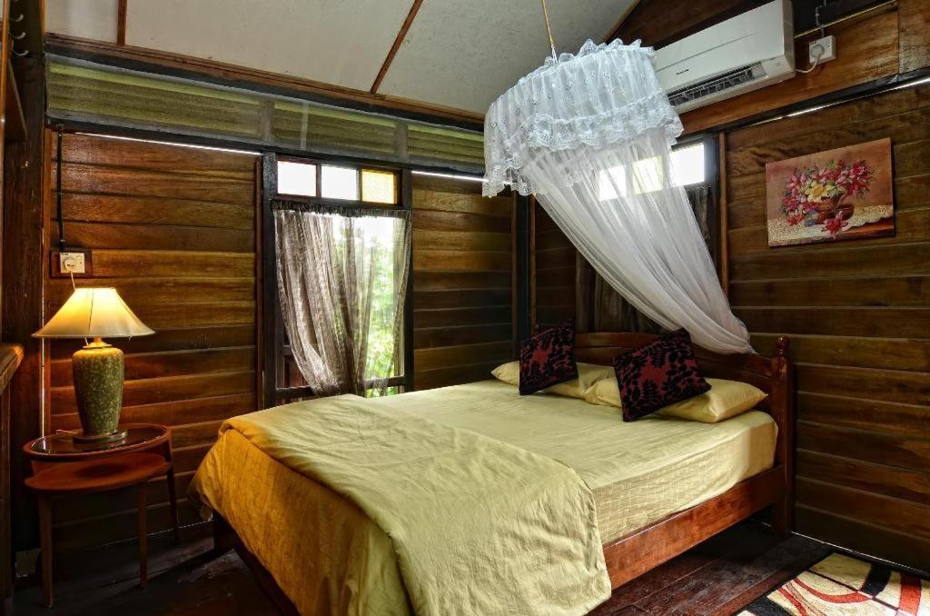 Oyo Home 90745 Desa Balqis Beach Resort Malacca Екстериор снимка